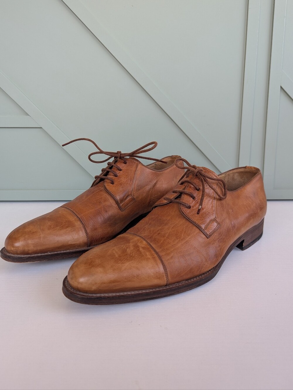 Magnanni Men's Tan Leather Cap-Toe Oxfords